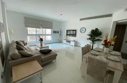 عمارة بالكامل - 8 غرف نوم - 8 حمامات للبيع في الحد - المحرق