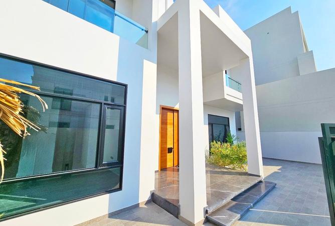 979715 - Property Image 2