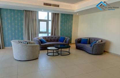 Apartment - 3 Bedrooms - 4 Bathrooms for rent in Busaiteen - Muharraq Governorate
