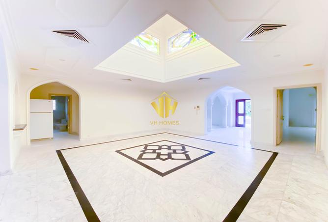 977751 - Property Image 2