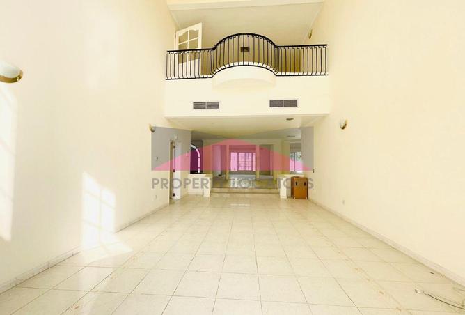 967508 - Property Image 2