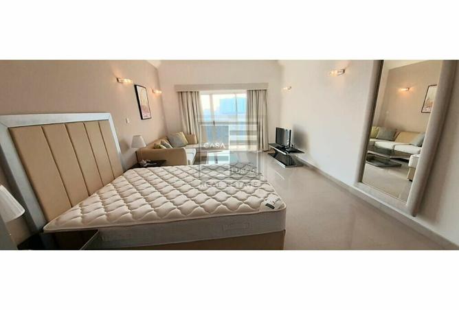 967402 - Property Image 3