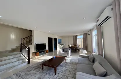 Villa - 5 Bedrooms - 7 Bathrooms for rent in Al Jasra - Northern Governorate