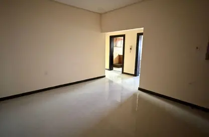 شقة - 3 غرف نوم - 2 حمامات للايجار في الجنبية - المحافظة الشمالية