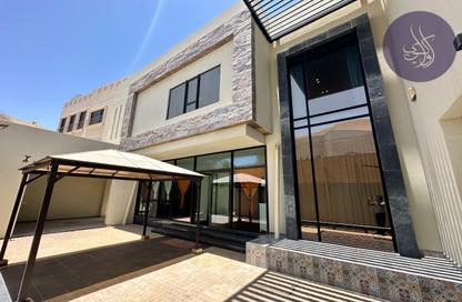 Villa - 5 Bedrooms - 6 Bathrooms for sale in Busaiteen - Muharraq Governorate