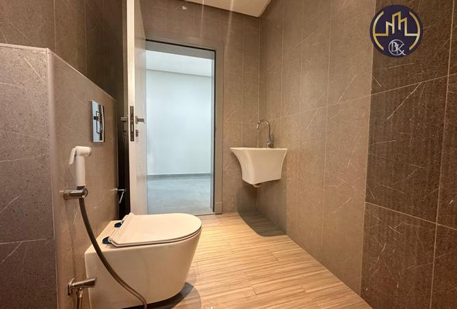 960910 - Property Image 3