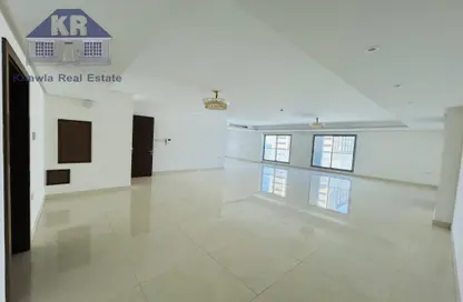 شقة - 3 غرف نوم - 5 حمامات للبيع في الحد - المحرق