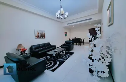 Apartment - 3 Bedrooms - 3 Bathrooms for rent in Al Juffair - Capital Governorate