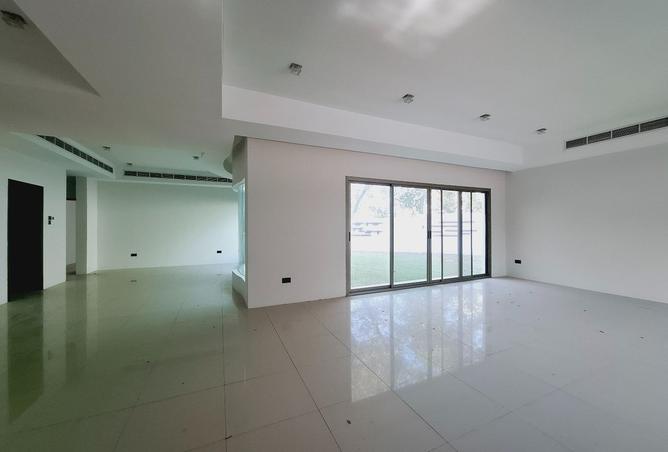 952675 - Property Image 2