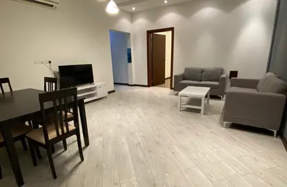 Apartment - 3 Bedrooms - 2 Bathrooms for rent in Saraya 2 - Bu Quwah - Northern Governorate