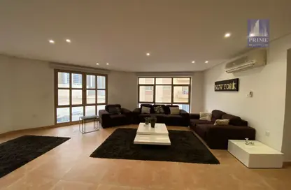 Apartment - 3 Bedrooms - 3 Bathrooms for rent in Al Juffair - Capital Governorate