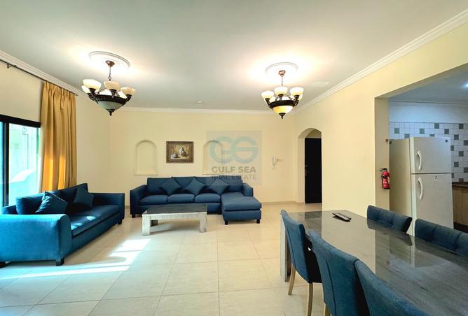 985034 - Property Image 2