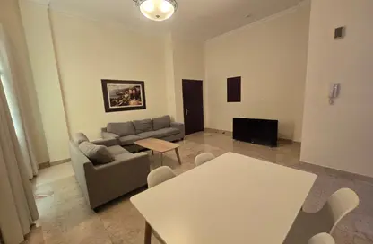 Apartment - 2 Bedrooms - 2 Bathrooms for rent in Segaya - Manama - Capital Governorate