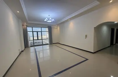 Apartment - 3 Bedrooms - 3 Bathrooms for rent in Al Juffair - Capital Governorate
