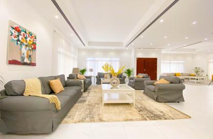 Villa - 4 Bedrooms - 5 Bathrooms for rent in Saar - Northern Governorate