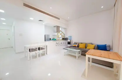 Apartment - 1 Bedroom - 2 Bathrooms for rent in Al Juffair - Capital Governorate