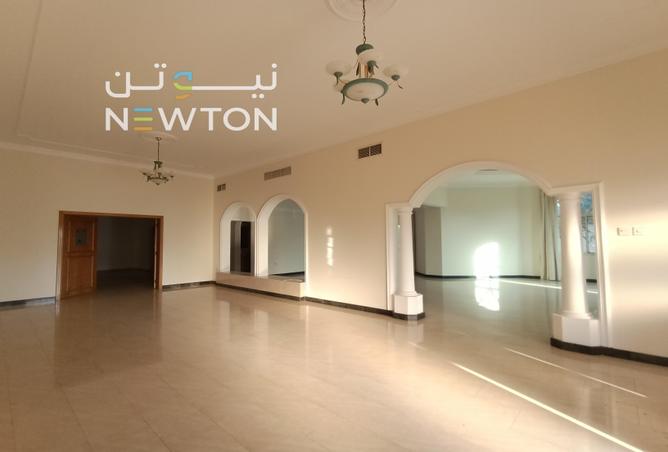 952043 - Property Image 2
