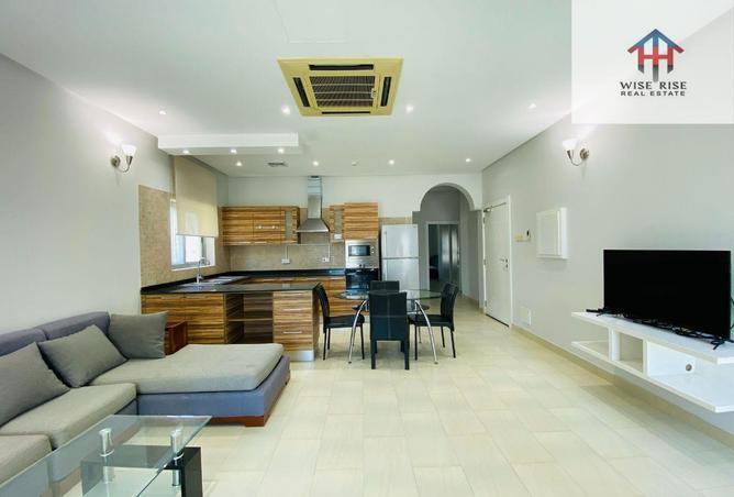 989869 - Property Image 2