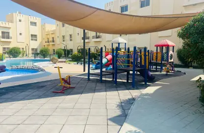 Compound - 4 Bedrooms - 5 Bathrooms for rent in Saar - Northern Governorate