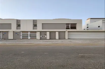 Villa - 4 Bedrooms - 5 Bathrooms for sale in Shakhura - Northern Governorate