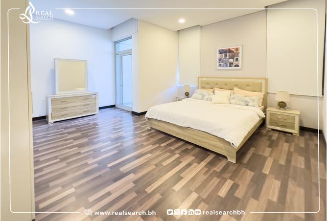 956005 - Property Image 3