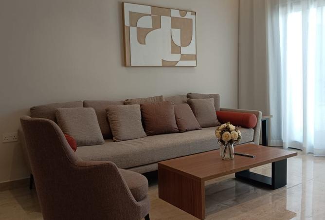 952180 - Property Image 2