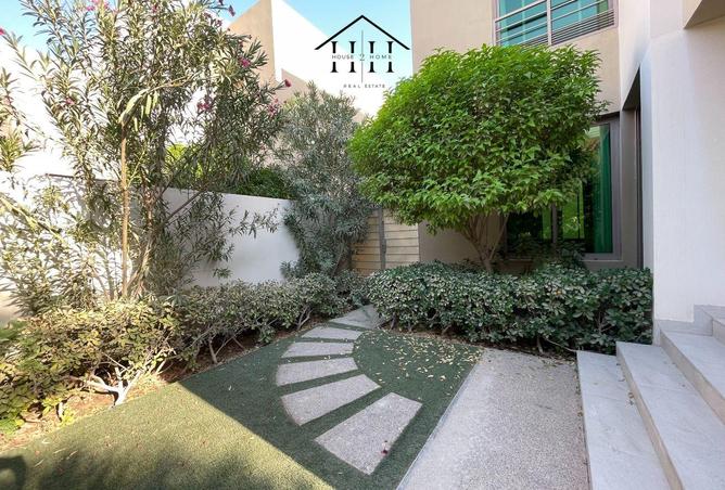 960235 - Property Main Image