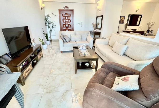 987704 - Property Image 2