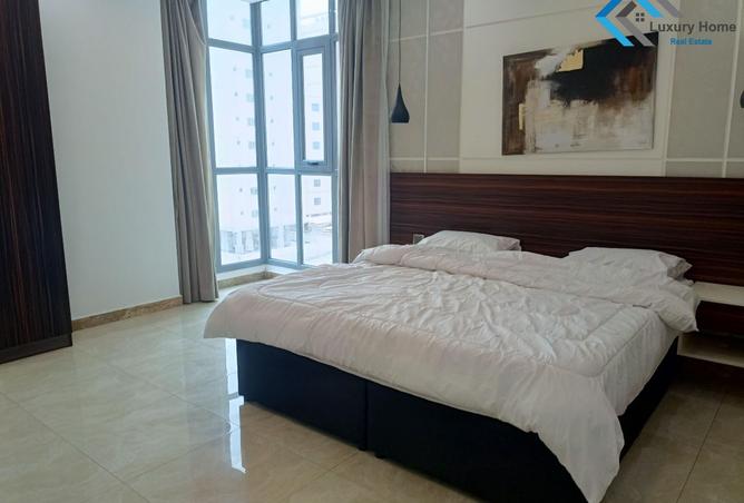 982796 - Property Image 2