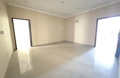 Apartment - 2 Bedrooms - 2 Bathrooms for rent in Um Al Hasam - Manama - Capital Governorate