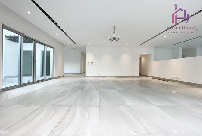 963667 - Property Image 2