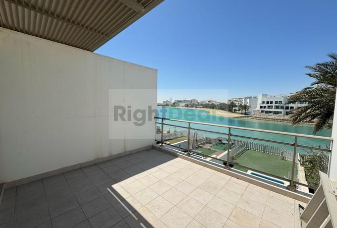 Villa - 2 Bedrooms - 4 Bathrooms for rent in Tala Island - Amwaj Islands - Muharraq Governorate