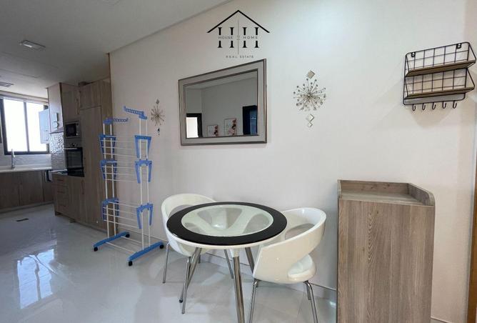 963640 - Property Image 2