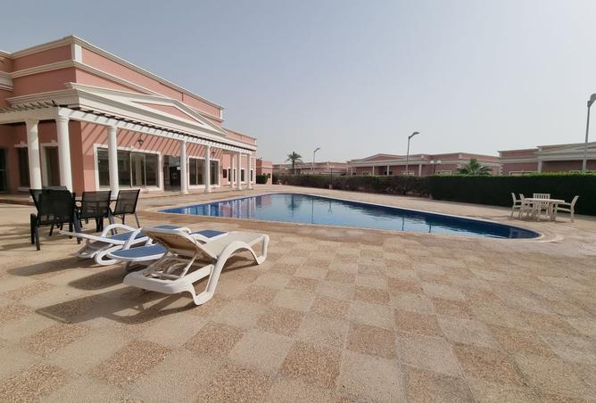 983319 - Property Image 2