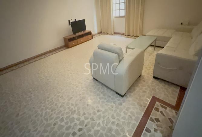 975741 - Property Image 2