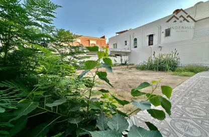 Villa for sale in Mahooz - Manama - Capital Governorate