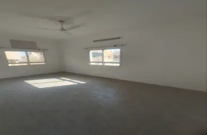 Apartment - 3 Bedrooms - 2 Bathrooms for rent in Muharraq - Muharraq Governorate Apartment - 3 Bedrooms - 2 Bathrooms for rent in Muharraq - Muharraq Governorate