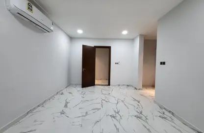 Apartment - 2 Bedrooms - 3 Bathrooms for rent in Hidd - Muharraq Governorate
