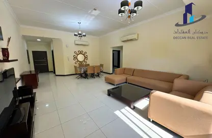 Apartment - 2 Bedrooms - 2 Bathrooms for rent in Adliya - Manama - Capital Governorate