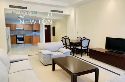 Apartment - 3 Bedrooms - 3 Bathrooms for rent in Al Juffair - Capital Governorate