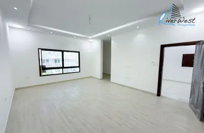 فيلا - 4 غرف نوم - 5 حمامات للبيع في البسيتين - المحرق