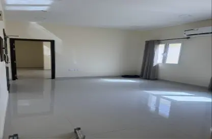 Apartment - 2 Bedrooms - 3 Bathrooms for rent in Busaiteen - Muharraq Governorate Apartment - 2 Bedrooms - 3 Bathrooms for rent in Busaiteen - Muharraq Governorate