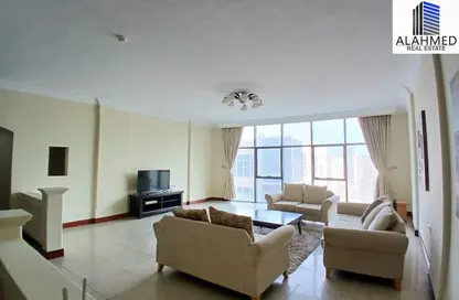 Apartment - 3 Bedrooms - 3 Bathrooms for rent in Al Juffair - Capital Governorate