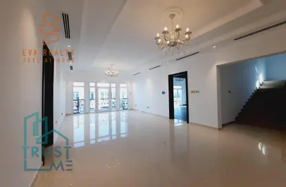 Compound - 4 Bedrooms - 5 Bathrooms for sale in Janabiya - Northern Governorate