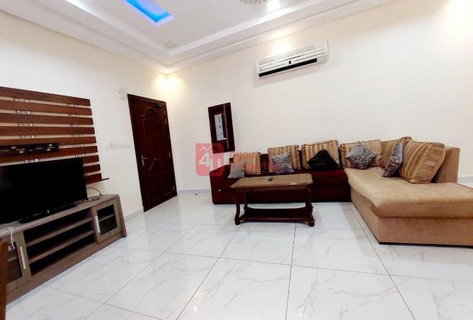 Apartment - 2 Bedrooms - 2 Bathrooms for rent in Seef - Capital Governorate