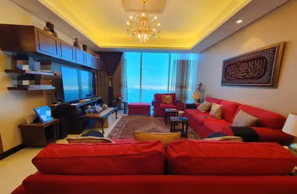 Living Room image for: Apartment - 3 Bedrooms - 5 Bathrooms for rent in Al Juffair - Capital Governorate, Image 1