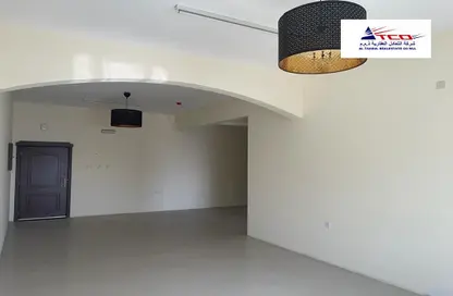 Empty Room image for: Office Space - Studio - 1 Bathroom for rent in Salmabad - Central Governorate, Image 1