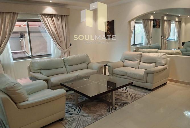 954565 - Property Image 2