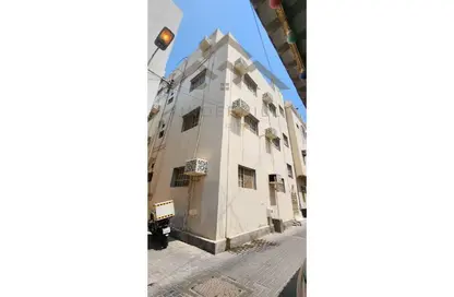 عمارة بالكامل - استوديو - 8 حمامات للبيع في المحرق - المحرق