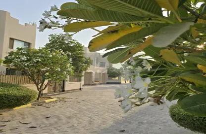 مجمع سكني - 5 غرف نوم - 7 حمامات للبيع في الجنبية - المحافظة الشمالية